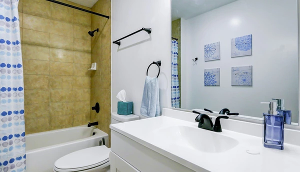 Coliving in Live Oaks Square - East Tampa, Tampa