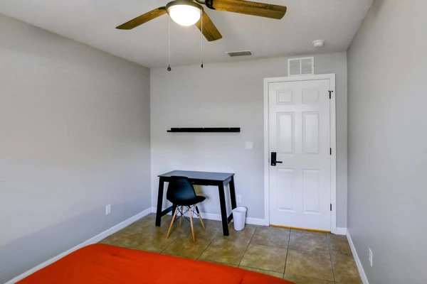 Coliving in Live Oaks Square - East Tampa, Tampa