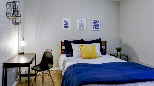 Coliving in Live Oaks Square - East Tampa, Tampa