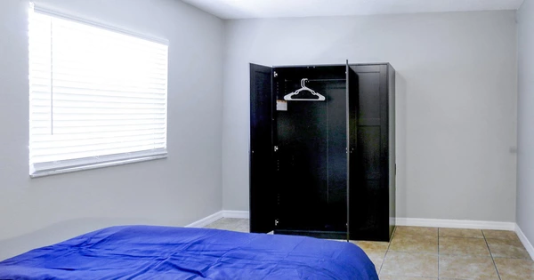 Coliving in Live Oaks Square - East Tampa, Tampa