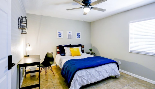 Coliving in Live Oaks Square - East Tampa, Tampa