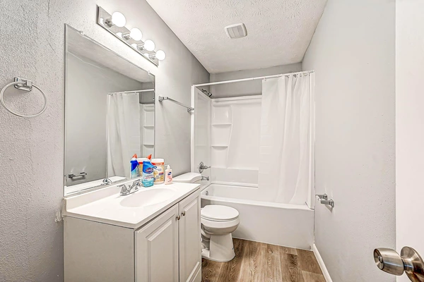 Coliving in Cedar Hills - Westside, Jacksonville