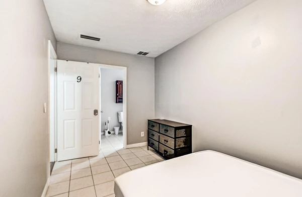 Coliving in Cedar Hills - Westside, Jacksonville