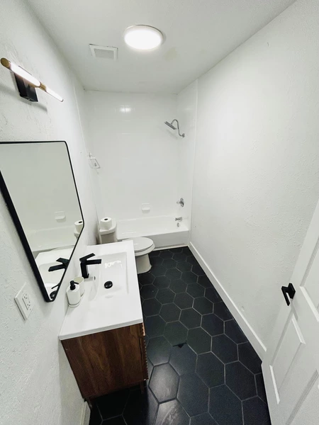 Coliving in Ybor City - Central Tampa, Tampa