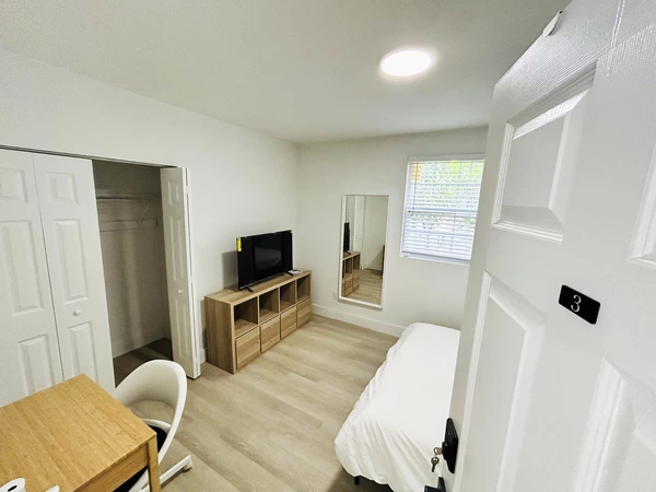 Coliving in Ybor City - Central Tampa, Tampa