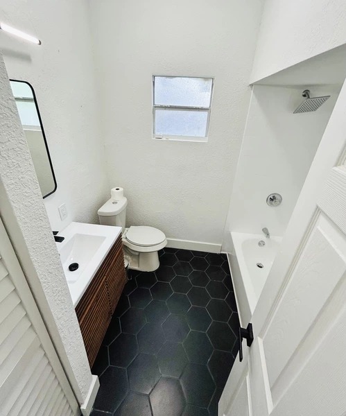 Coliving in Ybor City - Central Tampa, Tampa