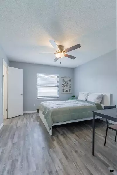 Coliving in Cedar Hills - Westside, Jacksonville