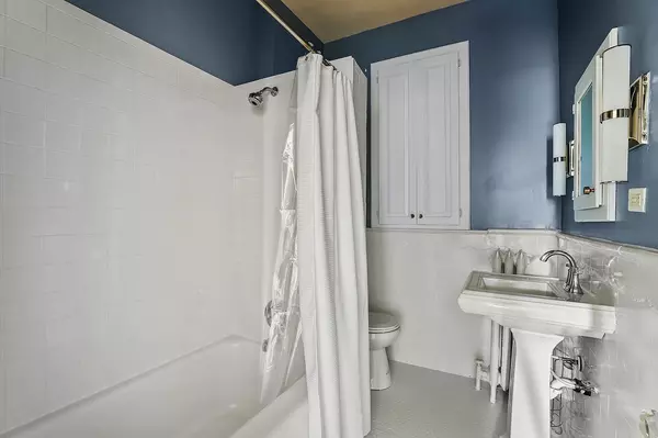 Coliving in Mount Pleasant - NW DC, Washington DC