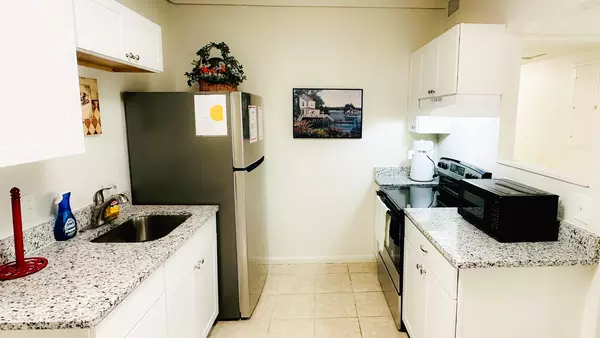 Coliving in Lake Forest - Northside, Jacksonville