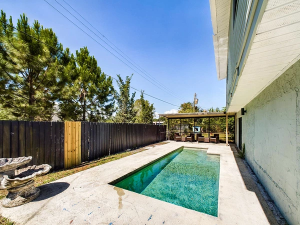 Coliving in Carver City-Lincoln Gardens - West Tampa, Tampa