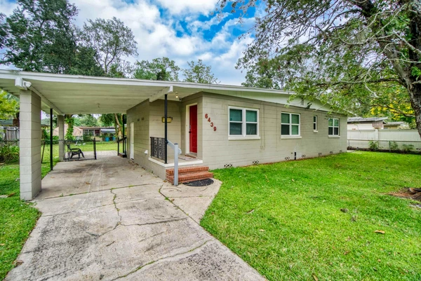 Coliving in Cedar Hills - Westside, Jacksonville