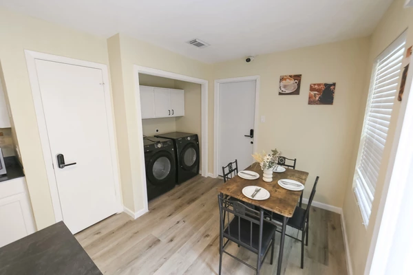 Coliving in Aldine City - Ne Houston, Houston