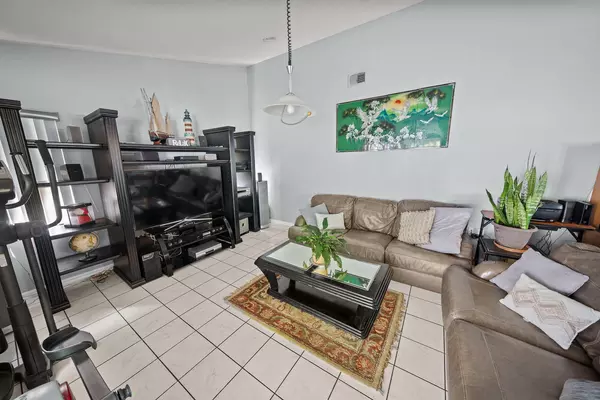 Coliving in Beach Park - West Tampa, Tampa