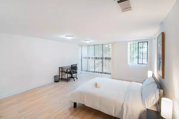Coliving in Westwood - Westside / South Bay, Los Angeles