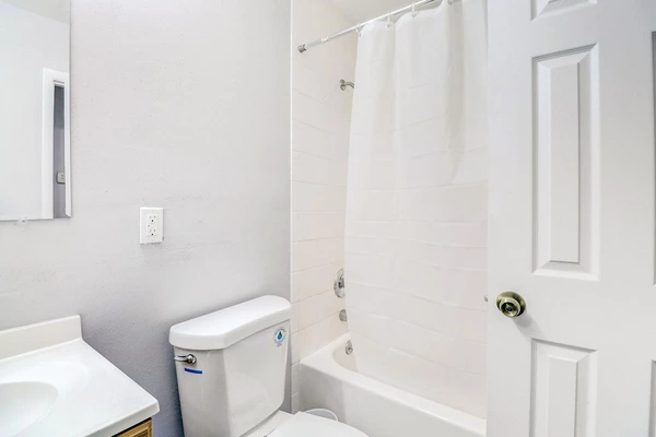 Coliving in Cedar Hills - Westside, Jacksonville