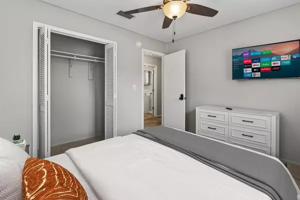 Coliving in Cedar Hills - Westside, Jacksonville