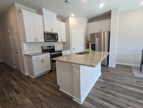 Coliving in Oakdale - North Charlotte, Charlotte