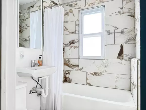 Coliving in Merrill Park - West / SW Mil, Milwaukee