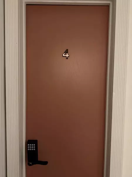 Coliving in Merrill Park - West / SW Mil, Milwaukee