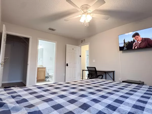 Coliving in Windy Hill - Southside, Jacksonville