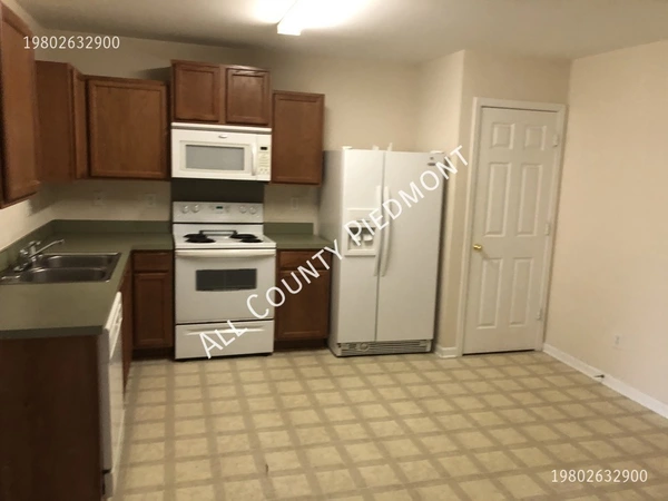 4 bedrooms apartment for rent in Coulwood West - West Charlotte, Charlotte