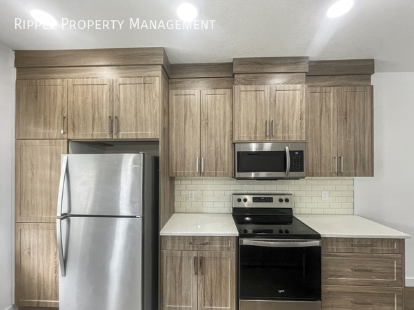 3 bedrooms apartment for rent in Chapelle - SW Edmonton, Edmonton