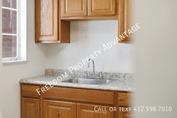 3 bedrooms apartment for rent in Castle Shannon - South Pitt, Pittsburgh