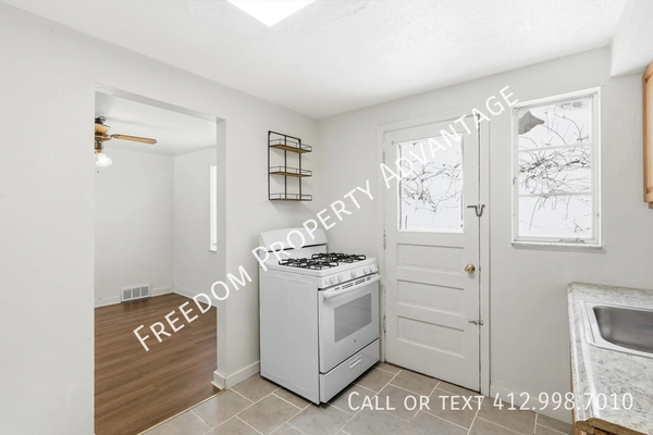 3 bedrooms apartment for rent in Castle Shannon - South Pitt, Pittsburgh