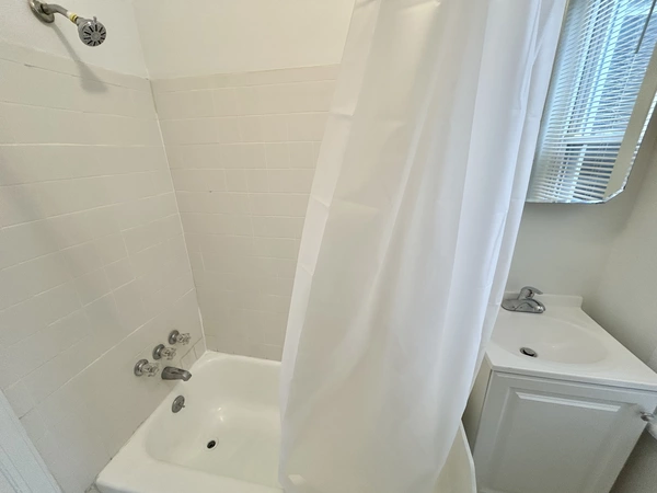 3 bedrooms apartment for rent in Glenwood - North Philadelphia, Philadelphia