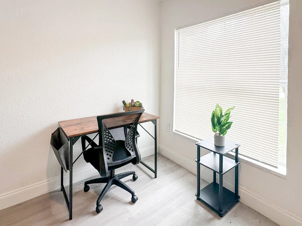 Coliving in Live Oaks Square - East Tampa, Tampa