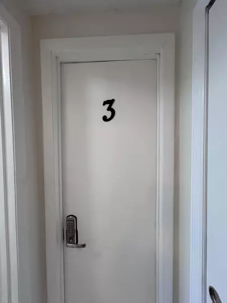 Coliving in Live Oaks Square - East Tampa, Tampa