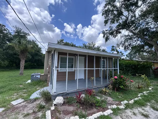 Coliving in Live Oaks Square - East Tampa, Tampa