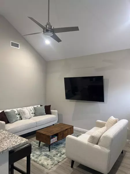 Coliving in The Woodlands - Nw Houston, Houston