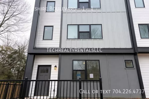 3 bedrooms apartment for rent in Washington Heights CLT - North Charlotte, Charlotte