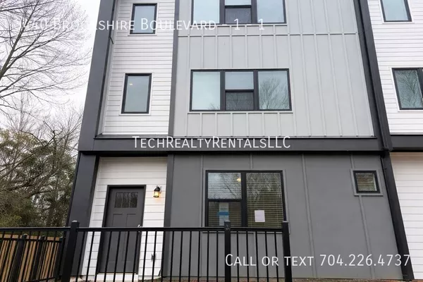 3 bedrooms apartment for rent in Washington Heights CLT - North Charlotte, Charlotte