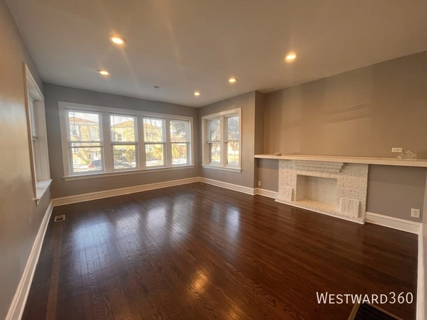3 bedrooms apartment for rent in West Ridge - Far North Side, Chicago