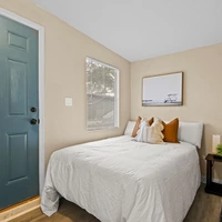 Coliving in Live Oaks Square - East Tampa, Tampa