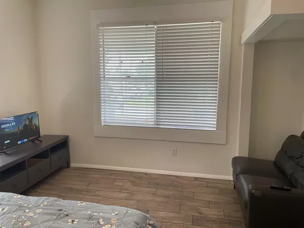 Coliving in Ybor City - Central Tampa, Tampa