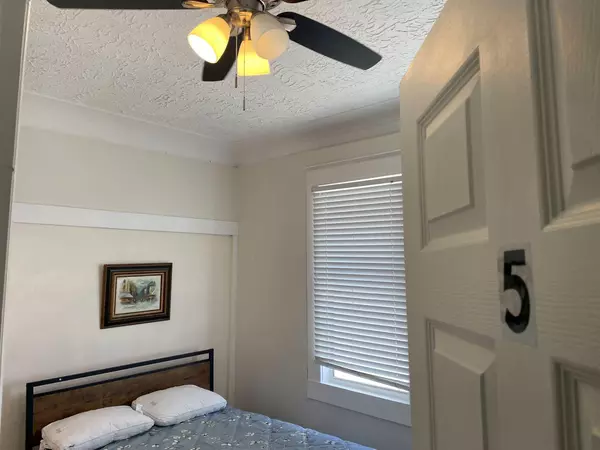 Coliving in Ybor City - Central Tampa, Tampa