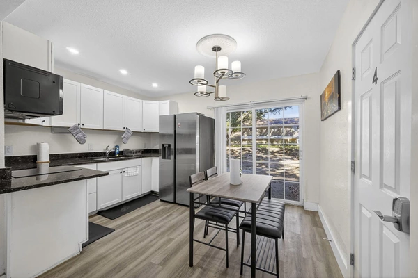 Coliving in Live Oaks Square - East Tampa, Tampa