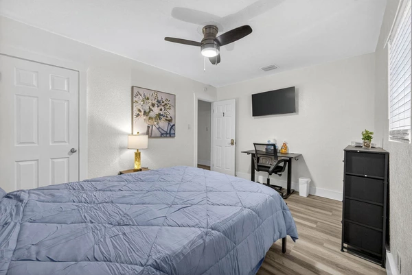 Coliving in Live Oaks Square - East Tampa, Tampa