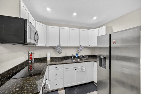 Coliving in Live Oaks Square - East Tampa, Tampa