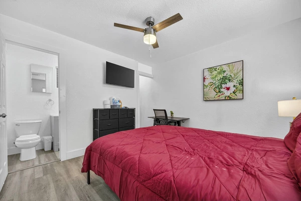 Coliving in Live Oaks Square - East Tampa, Tampa