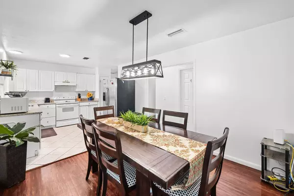 Coliving in Cedar Hills - Westside, Jacksonville