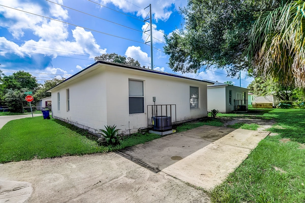 Coliving in Live Oaks Square - East Tampa, Tampa