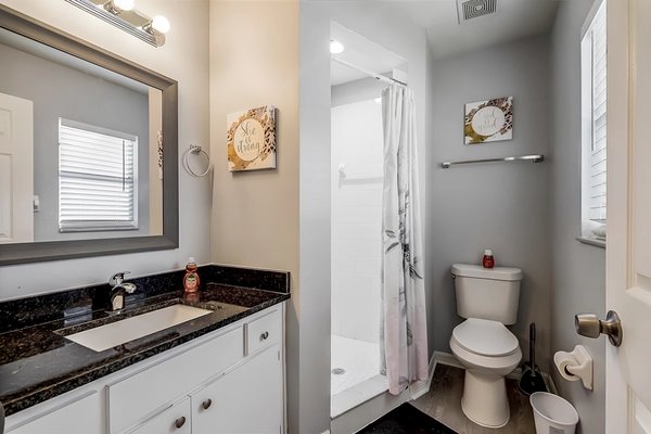 Coliving in Live Oaks Square - East Tampa, Tampa