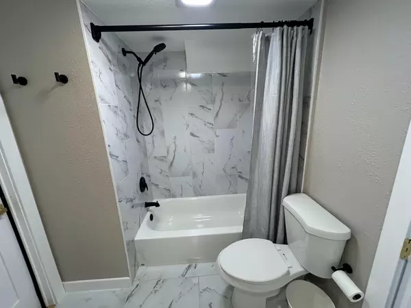 Coliving in Lakewood - Outer Denver, Denver