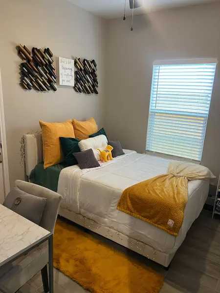 Coliving in The Woodlands - Nw Houston, Houston