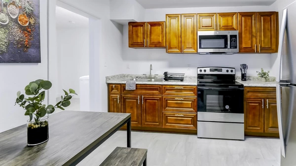 Coliving in Ybor City - Central Tampa, Tampa