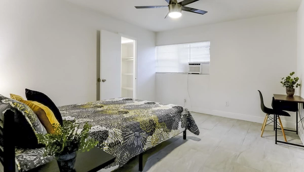 Coliving in Ybor City - Central Tampa, Tampa